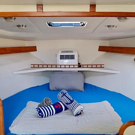 Cozy Private Two Rooms Yacht In Barcelona - Boat In Port Forum Sant Adria de Besos Ngoại thất bức ảnh