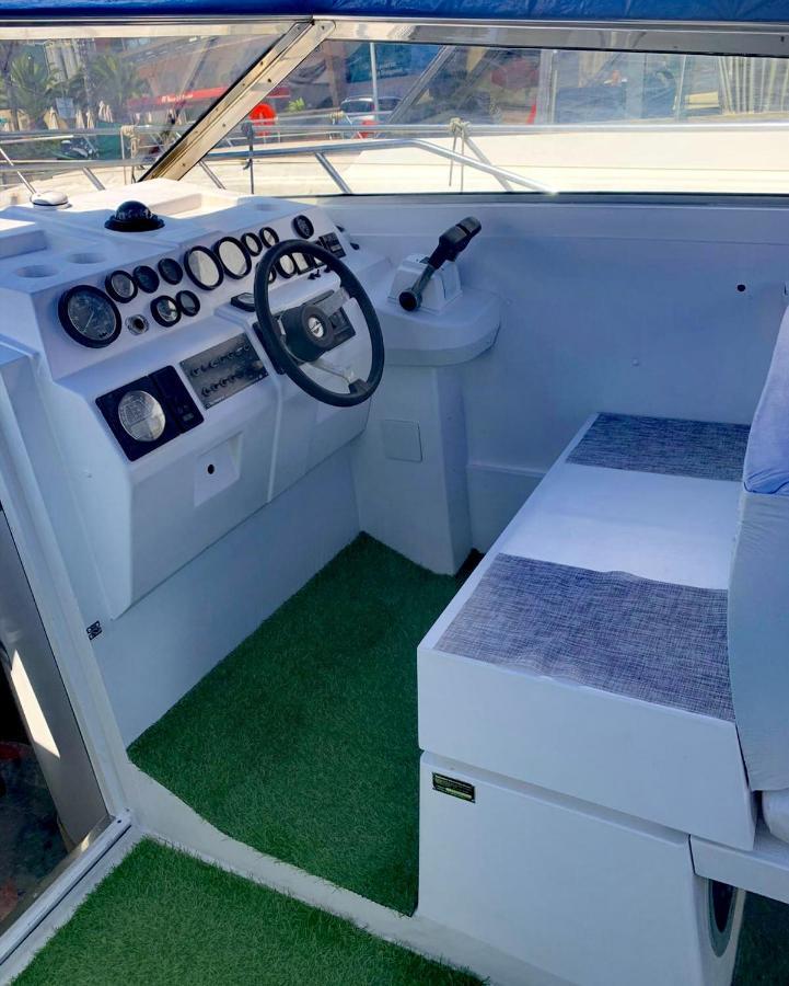 Cozy Private Two Rooms Yacht In Barcelona With Free Parking Sant Adria de Besos Ngoại thất bức ảnh