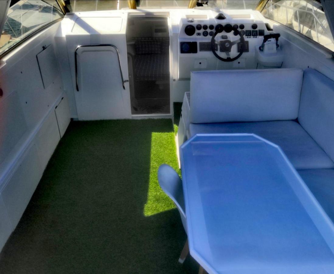 Cozy Private Two Rooms Yacht In Barcelona With Free Parking Sant Adria de Besos Ngoại thất bức ảnh