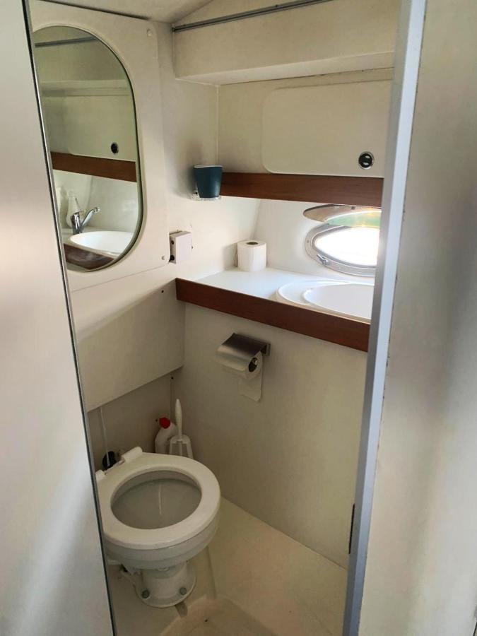 Cozy Private Two Rooms Yacht In Barcelona With Free Parking Sant Adria de Besos Ngoại thất bức ảnh