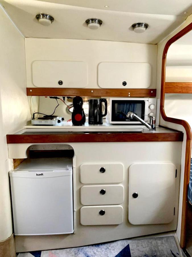 Cozy Private Two Rooms Yacht In Barcelona - Boat In Port Forum Sant Adria de Besos Ngoại thất bức ảnh