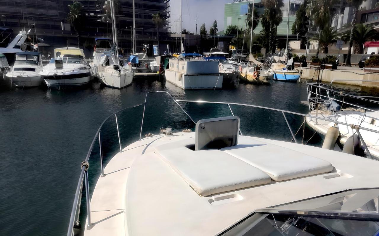 Cozy Private Two Rooms Yacht In Barcelona With Free Parking Sant Adria de Besos Ngoại thất bức ảnh