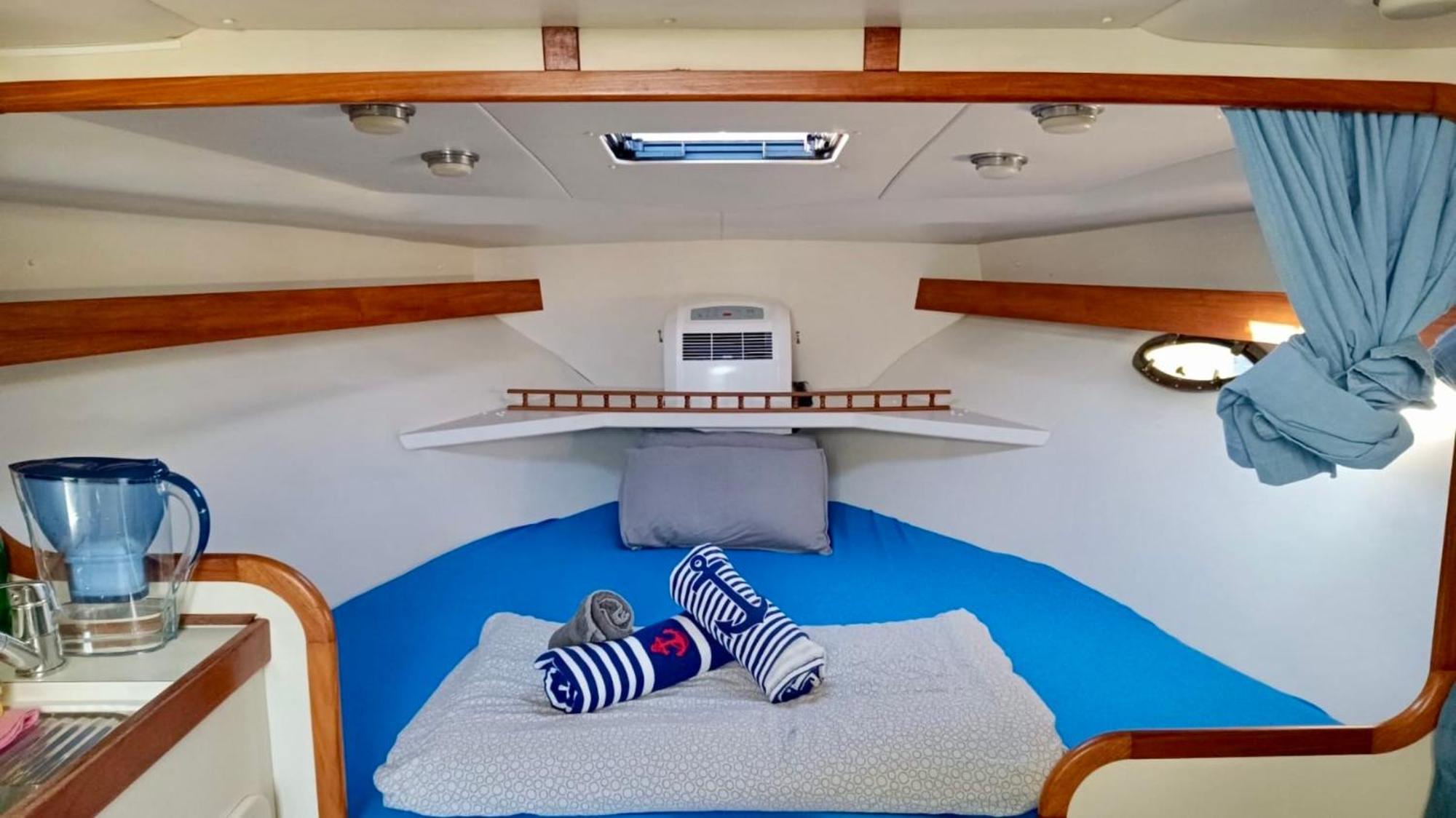 Cozy Private Two Rooms Yacht In Barcelona With Free Parking Sant Adria de Besos Ngoại thất bức ảnh
